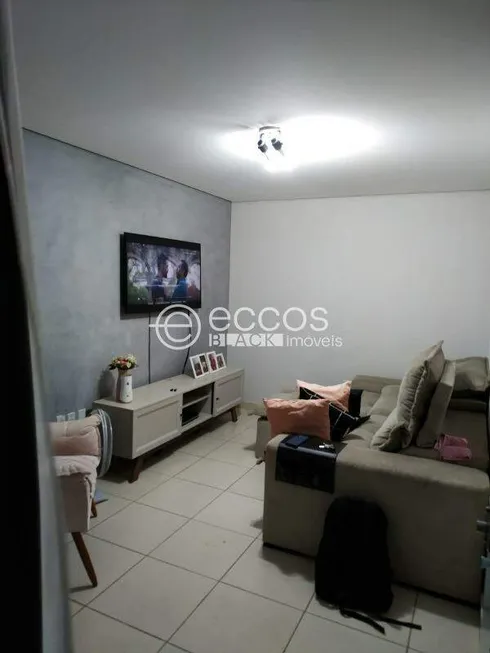 Foto 1 de Casa com 2 Quartos à venda, 83m² em Vigilato Pereira, Uberlândia