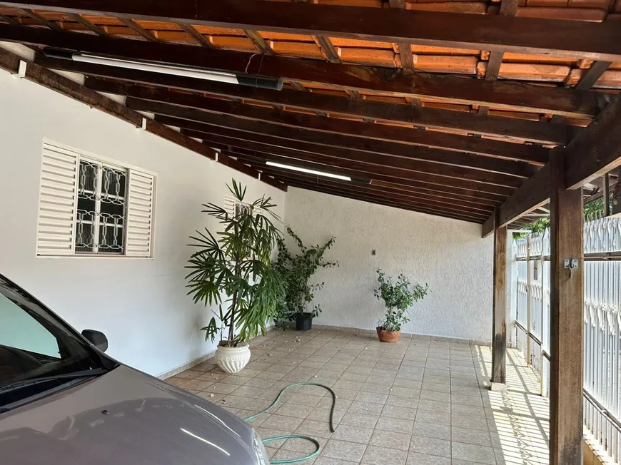 Foto 1 de Casa com 3 Quartos à venda, 123m² em Presidente Roosevelt, Uberlândia