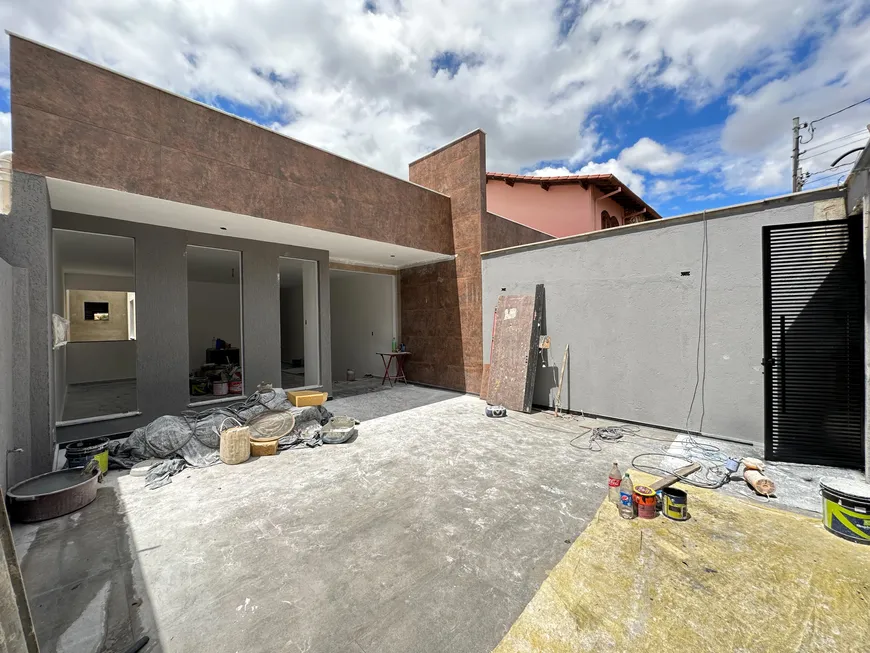 Foto 1 de Casa com 3 Quartos à venda, 180m² em Santa Amélia, Belo Horizonte