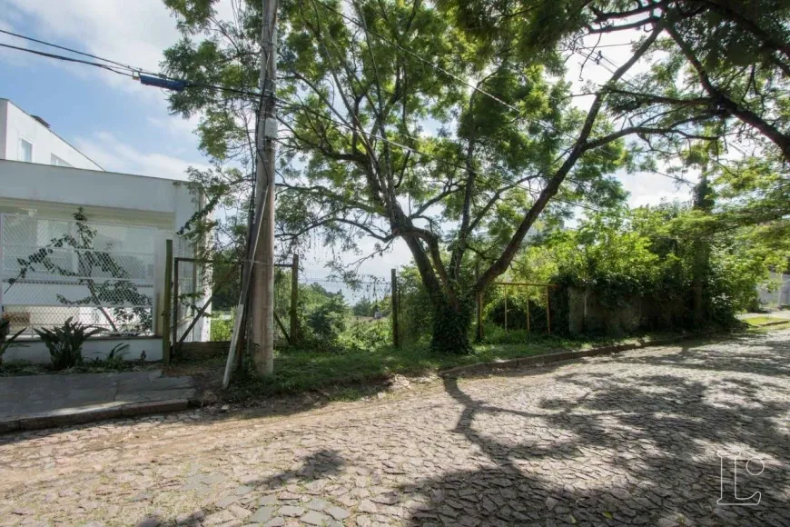 Foto 1 de Lote/Terreno à venda, 706m² em Vila Assunção, Porto Alegre