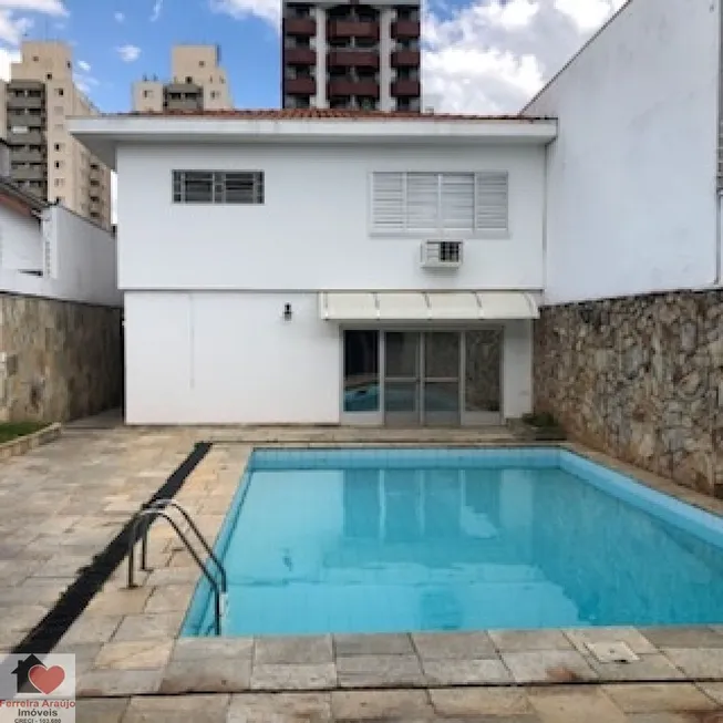 Foto 1 de Sobrado com 4 Quartos para venda ou aluguel, 400m² em Vila Alexandria, São Paulo