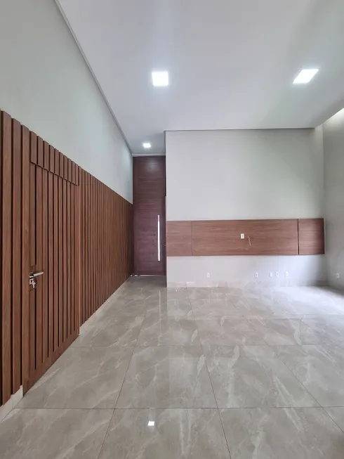 Foto 1 de Casa de Condomínio com 4 Quartos à venda, 210m² em PORTAL DO SOL GREEN, Goiânia