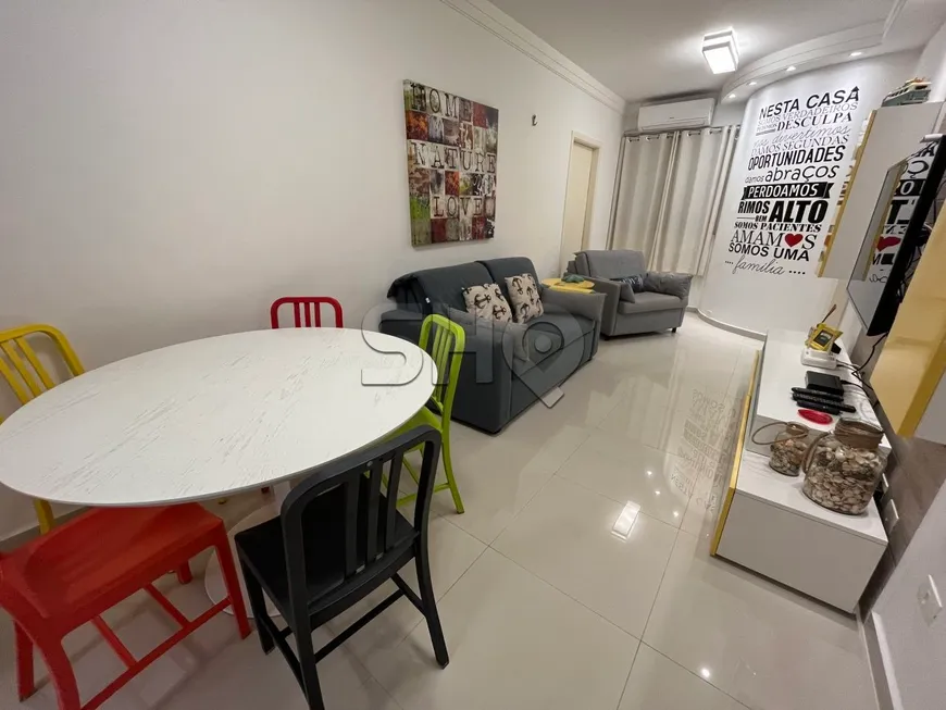 Foto 1 de Apartamento com 1 Quarto à venda, 65m² em Jardim Las Palmas, Guarujá