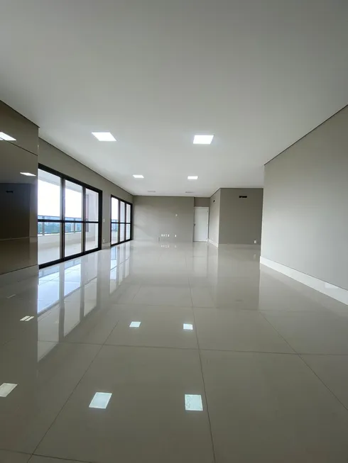 Foto 1 de Apartamento com 4 Quartos para alugar, 209m² em Centro, Cuiabá