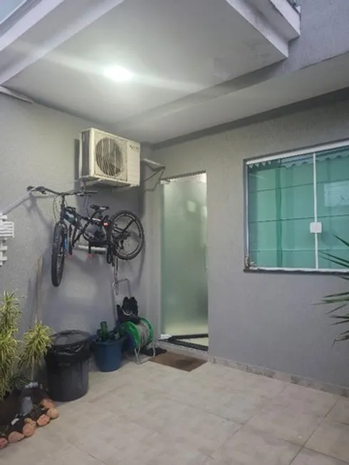 Foto 1 de Casa com 2 Quartos à venda, 78m² em Taquara, Rio de Janeiro