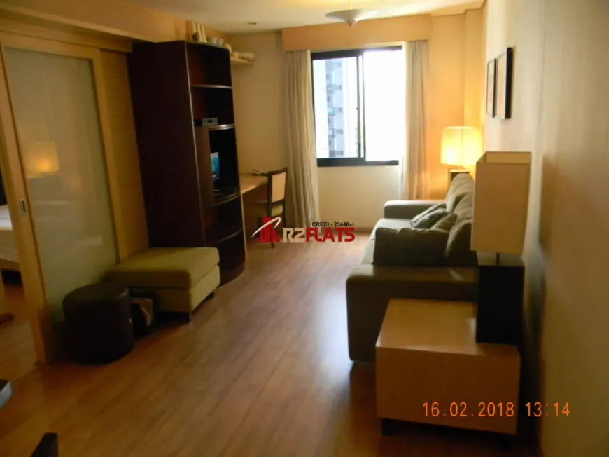 Foto 1 de Flat com 1 Quarto à venda, 38m² em Moema, São Paulo