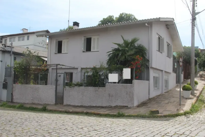 Foto 1 de Casa com 4 Quartos à venda, 170m² em Rio Branco, Caxias do Sul