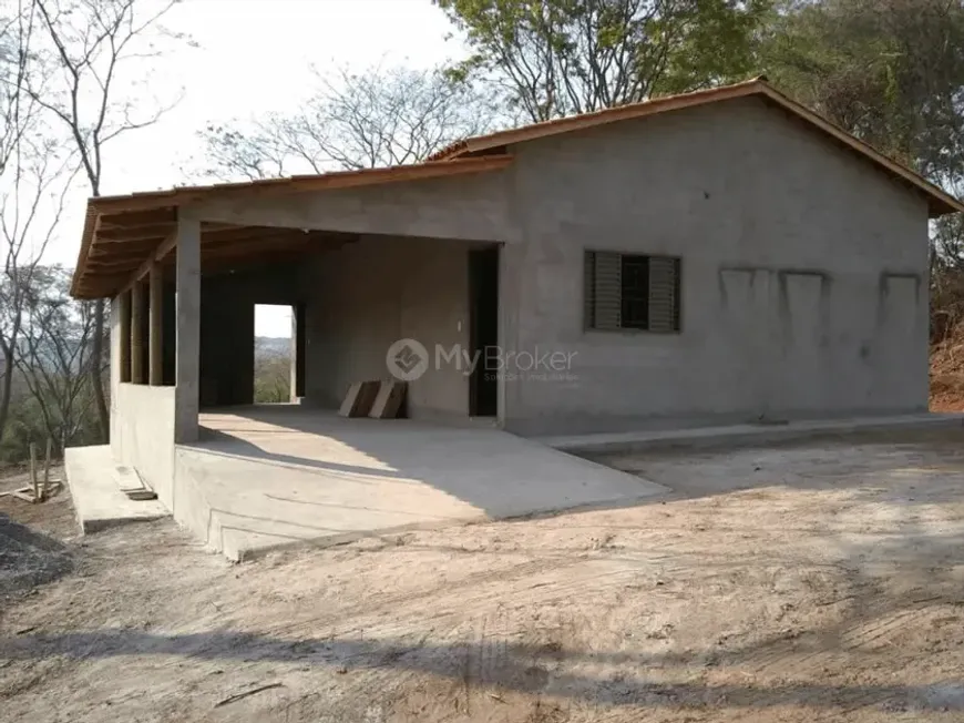 Foto 1 de Fazenda/Sítio com 2 Quartos à venda, 110m² em Zona Rural, Bonfinópolis