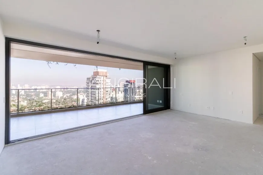 Foto 1 de Apartamento com 3 Quartos à venda, 180m² em Jardins, São Paulo