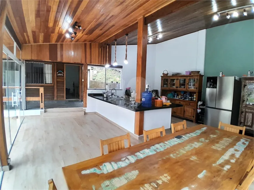 Foto 1 de Casa de Condomínio com 3 Quartos à venda, 180m² em Serra da Cantareira, Mairiporã