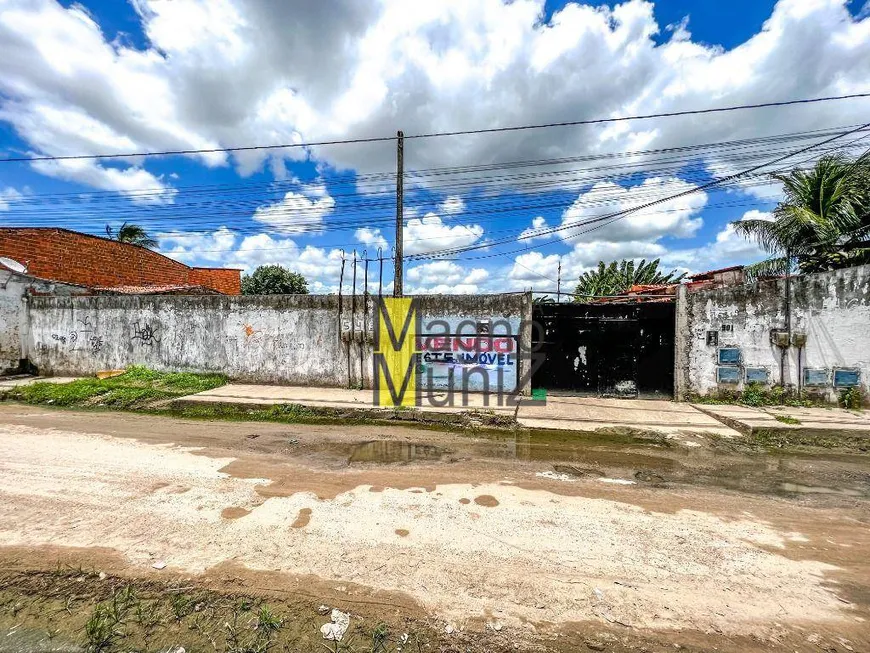 Foto 1 de Lote/Terreno à venda, 960m² em Siqueira, Fortaleza