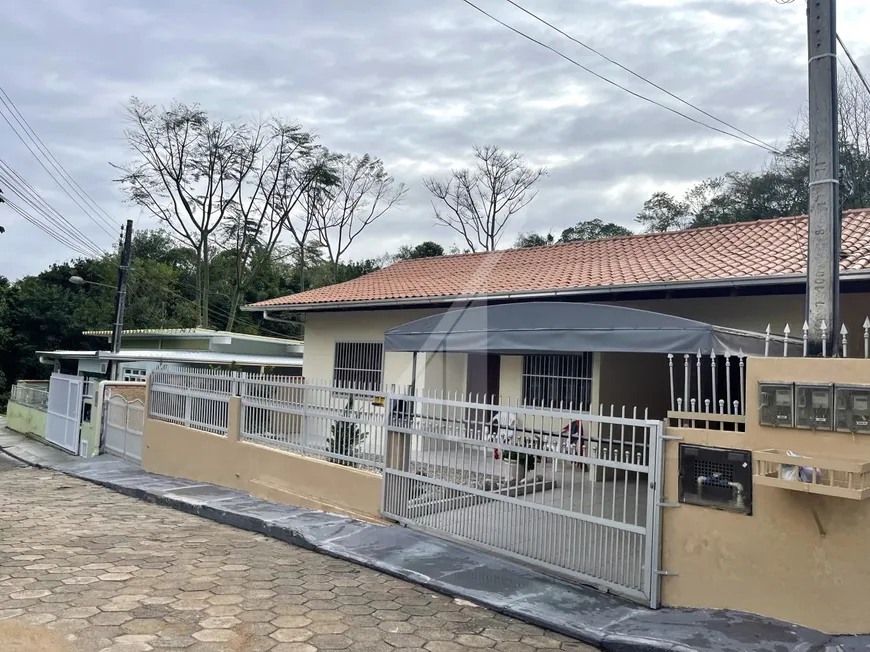 Foto 1 de Casa com 2 Quartos à venda, 127m² em Velha Central, Blumenau