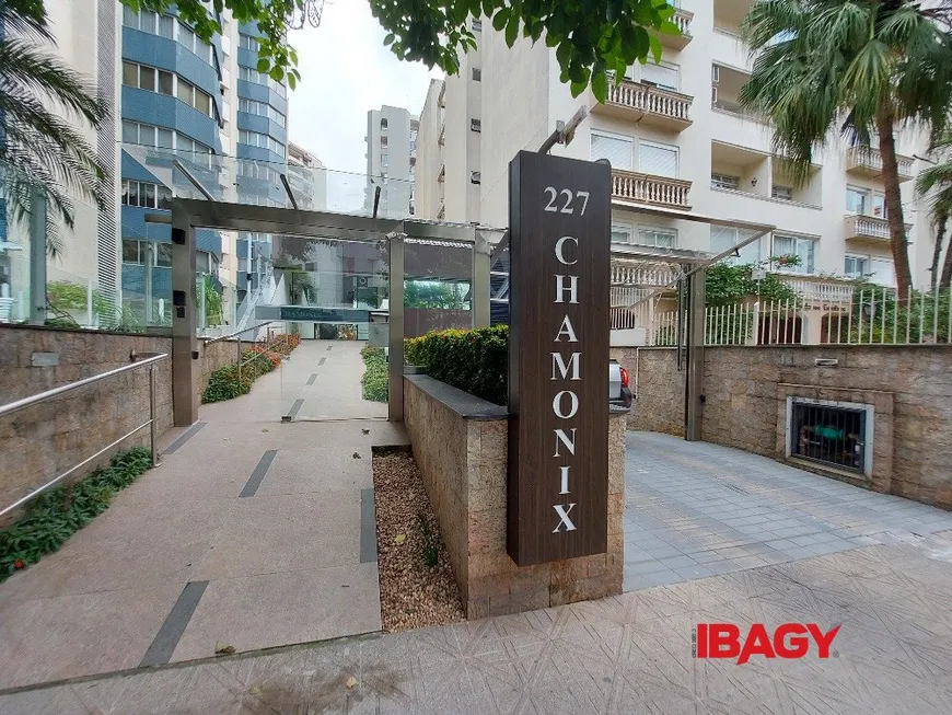 Foto 1 de Apartamento com 3 Quartos para alugar, 151m² em Centro, Florianópolis
