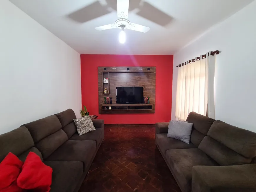 Foto 1 de Casa com 2 Quartos à venda, 143m² em Vila Camargo, Limeira