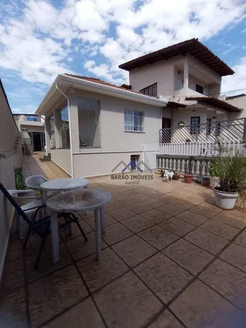 Foto 1 de Casa com 2 Quartos à venda, 90m² em Vila Pereira Barreto, São Paulo