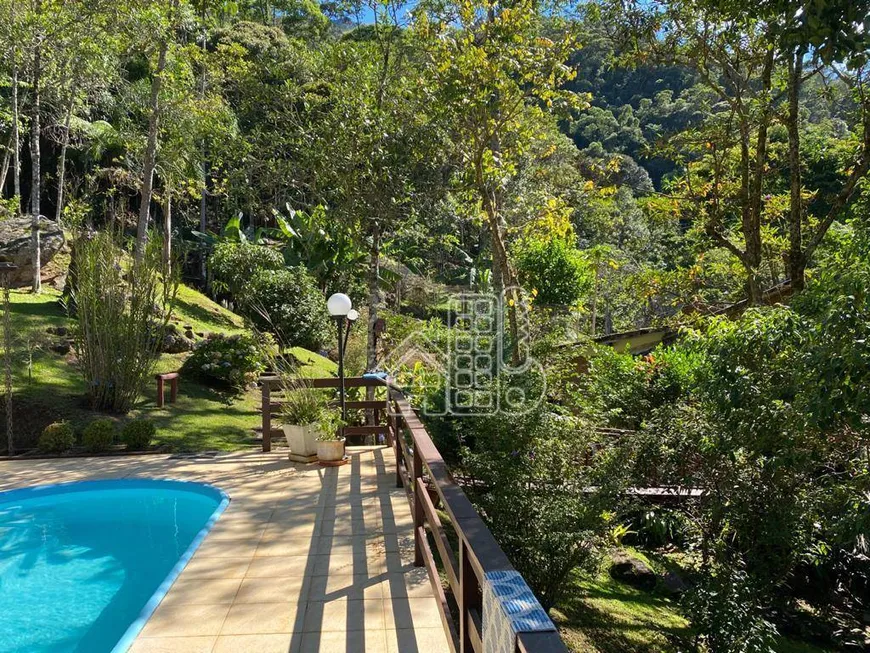 Foto 1 de Casa com 5 Quartos à venda, 300m² em Araras, Petrópolis