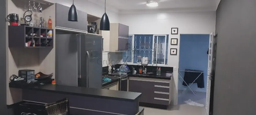 Foto 1 de Casa com 2 Quartos à venda, 75m² em Jardim Paraiso, Jacareí