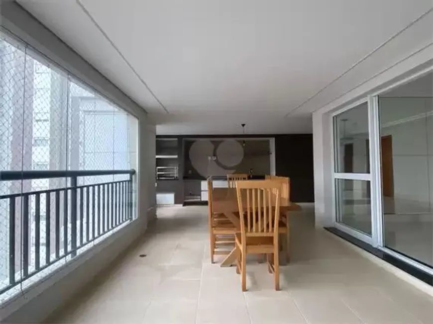 Foto 1 de Apartamento com 3 Quartos para alugar, 225m² em Chácara Califórnia, São Paulo