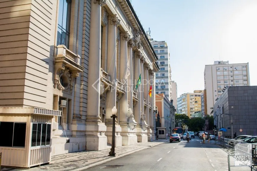 Foto 1 de Apartamento com 2 Quartos à venda, 67m² em Centro Histórico, Porto Alegre