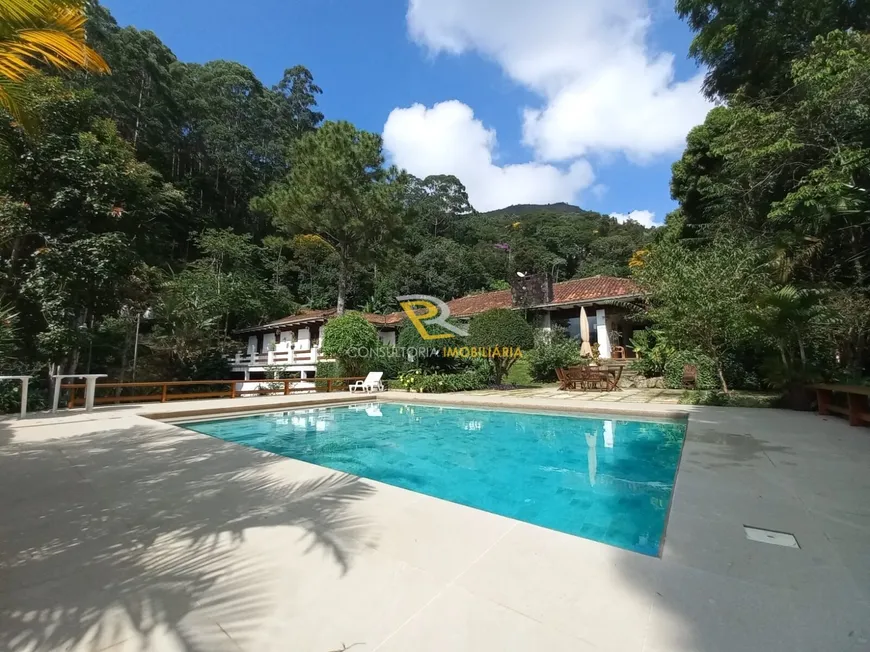 Foto 1 de Casa com 5 Quartos à venda, 698m² em Retiro, Petrópolis