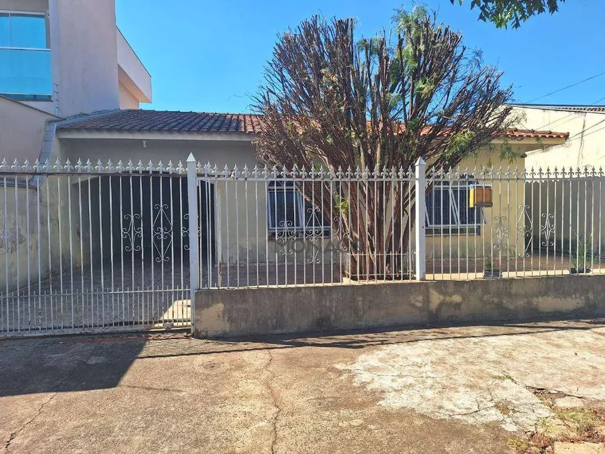 Foto 1 de Casa com 3 Quartos à venda, 140m² em Bandeirantes, Londrina