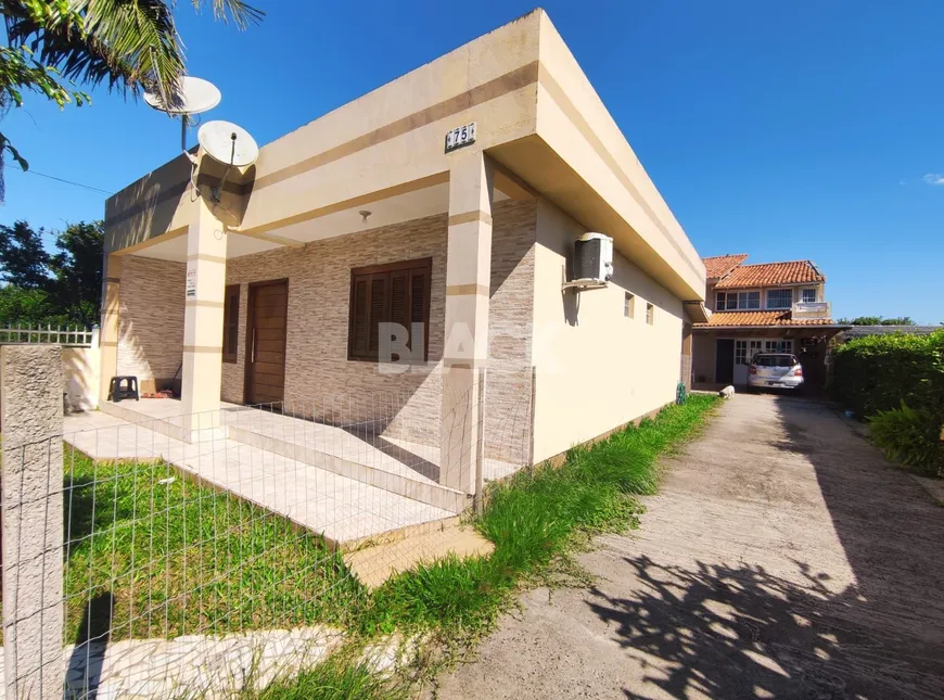 Foto 1 de Casa com 5 Quartos à venda, 350m² em Getúlio Vargas, Torres