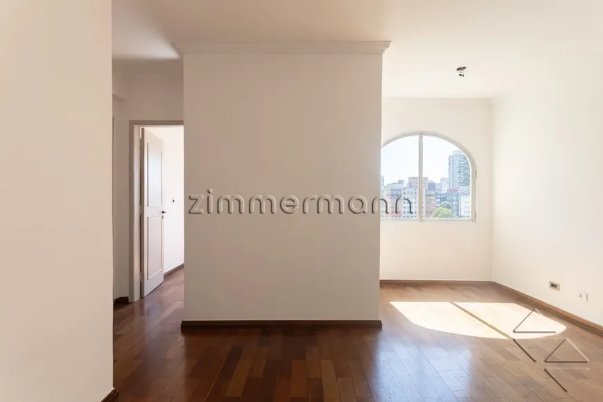 Foto 1 de Apartamento com 2 Quartos à venda, 75m² em Vila Olímpia, São Paulo