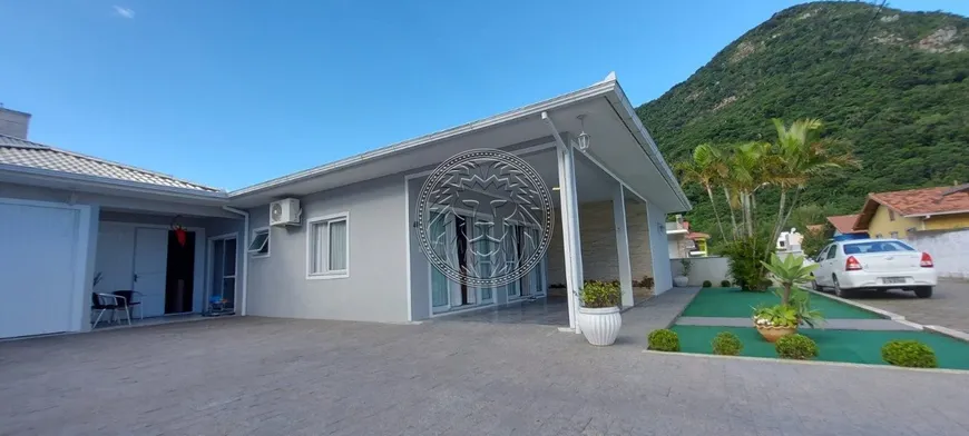 Foto 1 de Casa de Condomínio com 3 Quartos à venda, 200m² em Armação do Pântano do Sul, Florianópolis