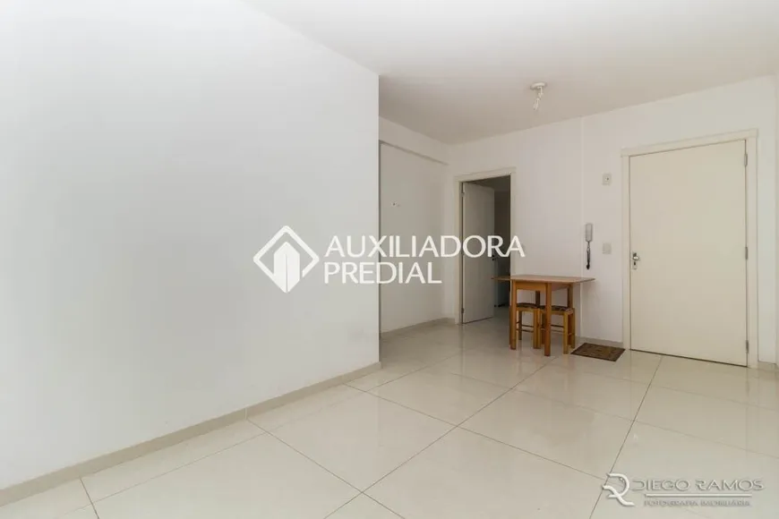 Foto 1 de Apartamento com 3 Quartos à venda, 66m² em Partenon, Porto Alegre