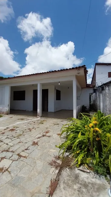 Foto 1 de Casa com 3 Quartos para alugar, 120m² em Jaguaribe, João Pessoa