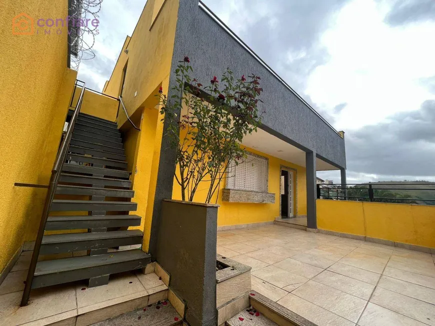 Foto 1 de Casa de Condomínio com 6 Quartos à venda, 318m² em Santa Cecília, Juiz de Fora