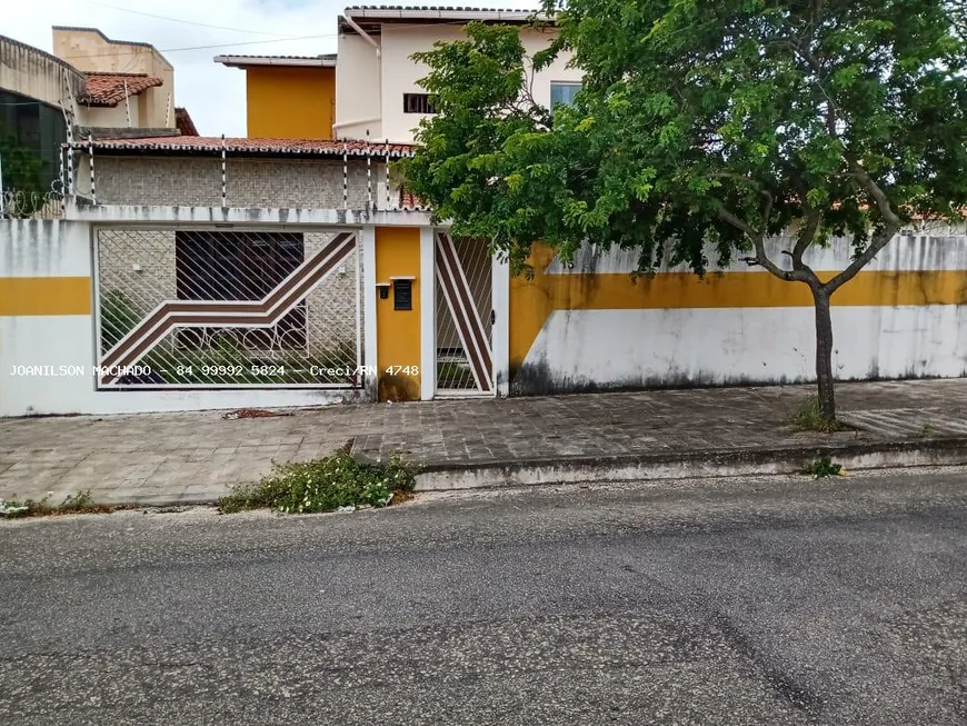 Foto 1 de Sobrado com 4 Quartos à venda, 325m² em Capim Macio, Natal