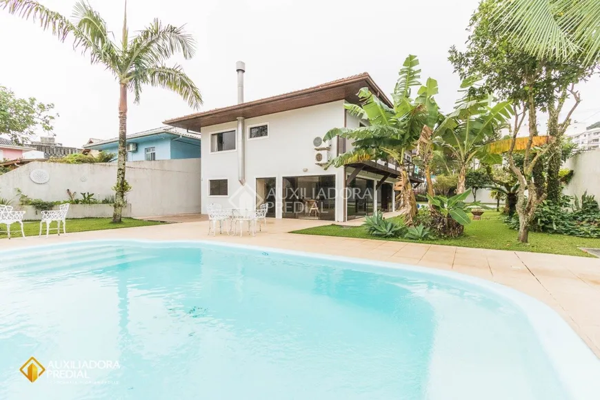 Foto 1 de Casa com 4 Quartos à venda, 320m² em Itacorubi, Florianópolis
