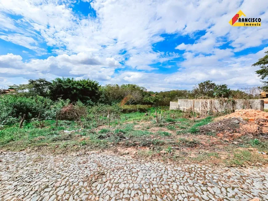 Foto 1 de Lote/Terreno à venda, 300m² em Davanuze, Divinópolis