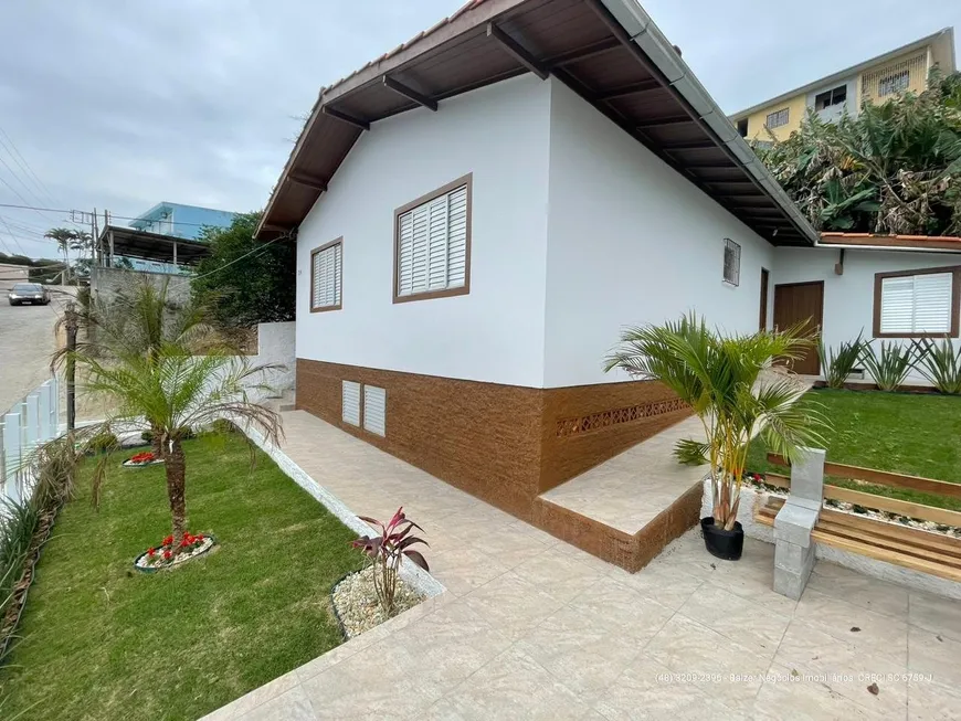 Foto 1 de Casa com 3 Quartos à venda, 300m² em Trindade, Florianópolis