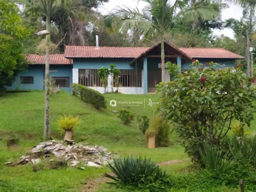 Foto 1 de Fazenda/Sítio com 3 Quartos à venda, 220m² em , Simão Pereira