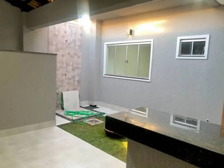 Foto 1 de Sobrado com 3 Quartos à venda, 231m² em Biritiba, Poá