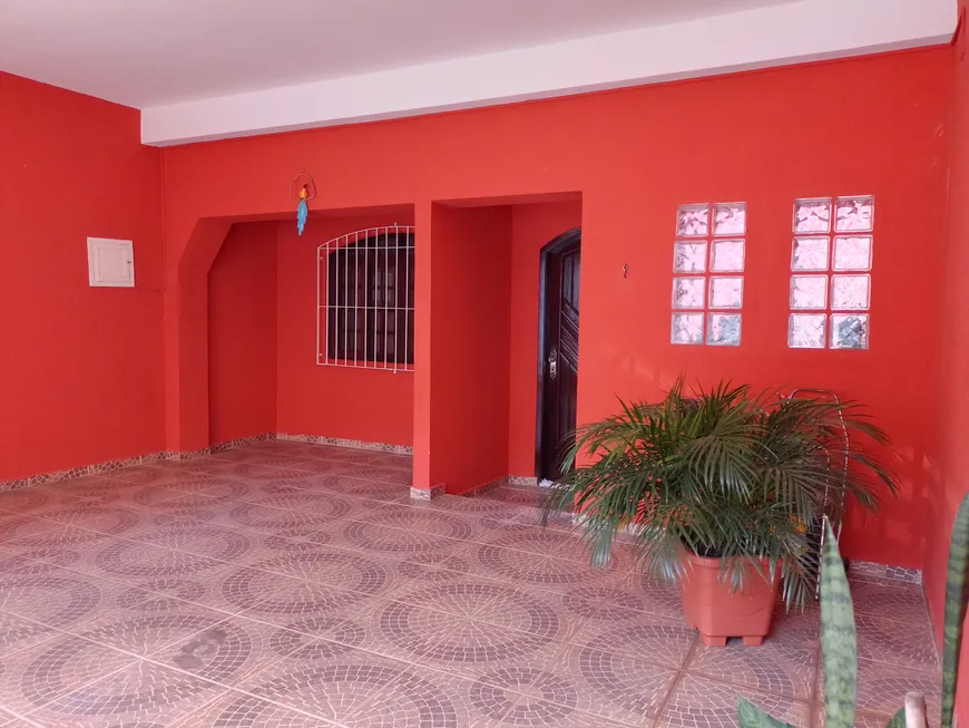 Foto 1 de Sobrado com 3 Quartos à venda, 232m² em Vila União, São Paulo