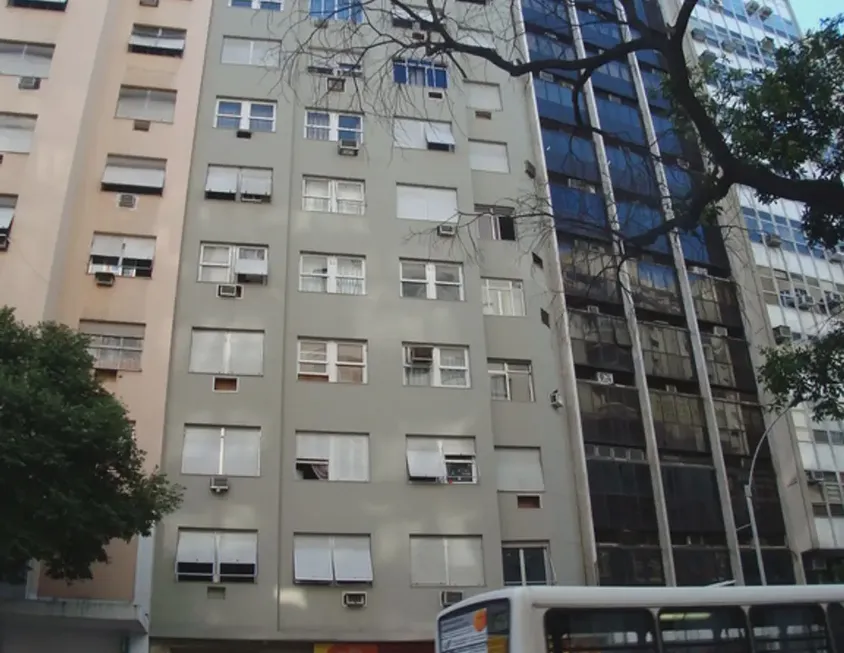 Foto 1 de Kitnet com 1 Quarto à venda, 34m² em Copacabana, Rio de Janeiro