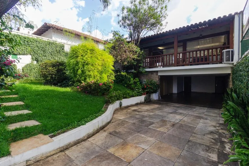 Foto 1 de Casa com 4 Quartos à venda, 392m² em Serra, Belo Horizonte