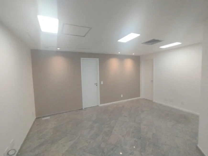 Foto 1 de Sala Comercial para alugar, 70m² em Barra da Tijuca, Rio de Janeiro