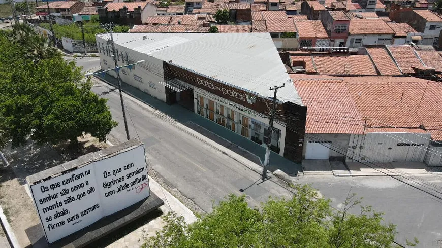 Foto 1 de Galpão/Depósito/Armazém para venda ou aluguel, 700m² em Jereissati I, Maracanaú