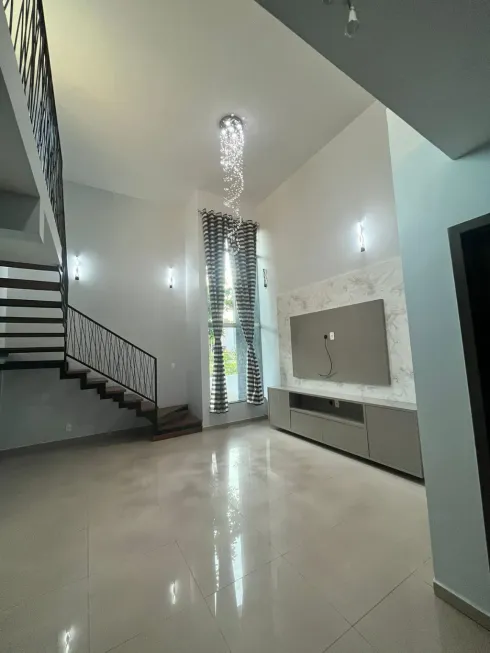 Foto 1 de Casa com 3 Quartos para alugar, 190m² em Ponta Negra, Manaus