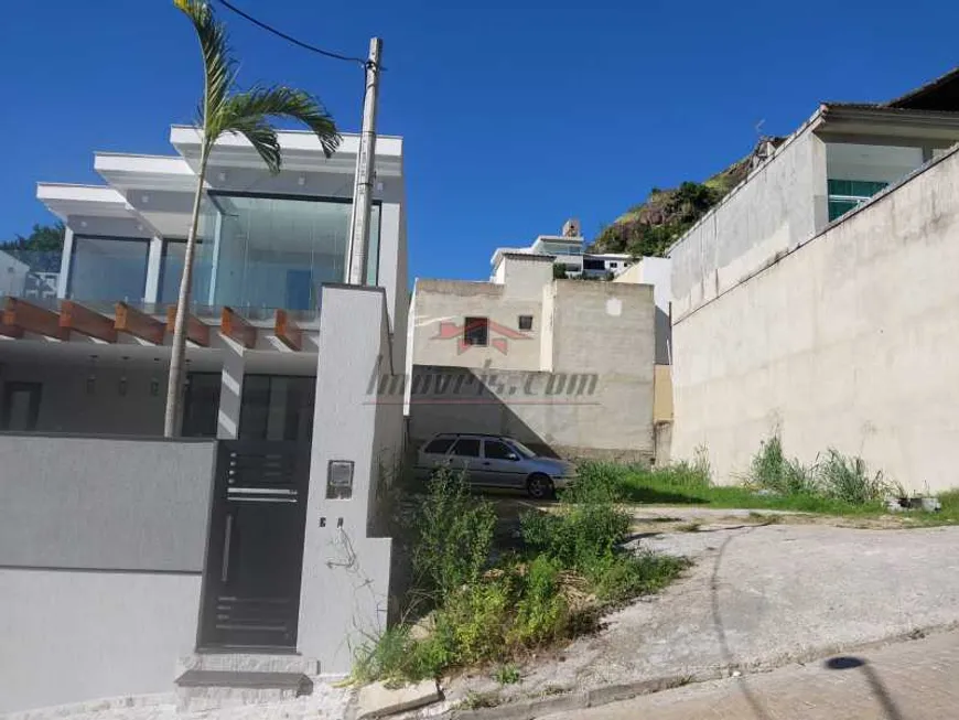 Foto 1 de Lote/Terreno à venda em Taquara, Rio de Janeiro