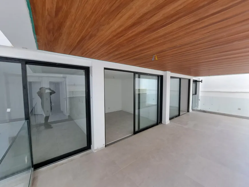 Foto 1 de Apartamento com 3 Quartos à venda, 146m² em Lagoa, Rio de Janeiro