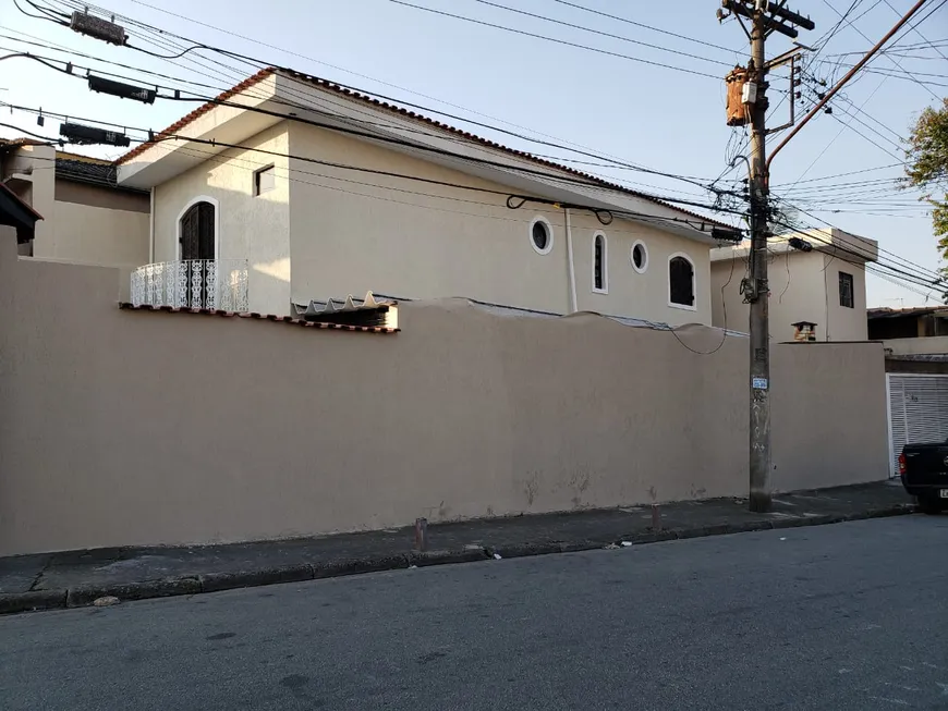 Foto 1 de Casa com 4 Quartos à venda, 178m² em Jardim do Estadio, Santo André