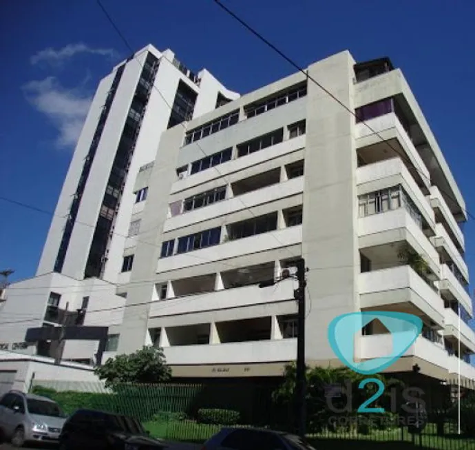 Foto 1 de Apartamento com 4 Quartos à venda, 200m² em Meireles, Fortaleza