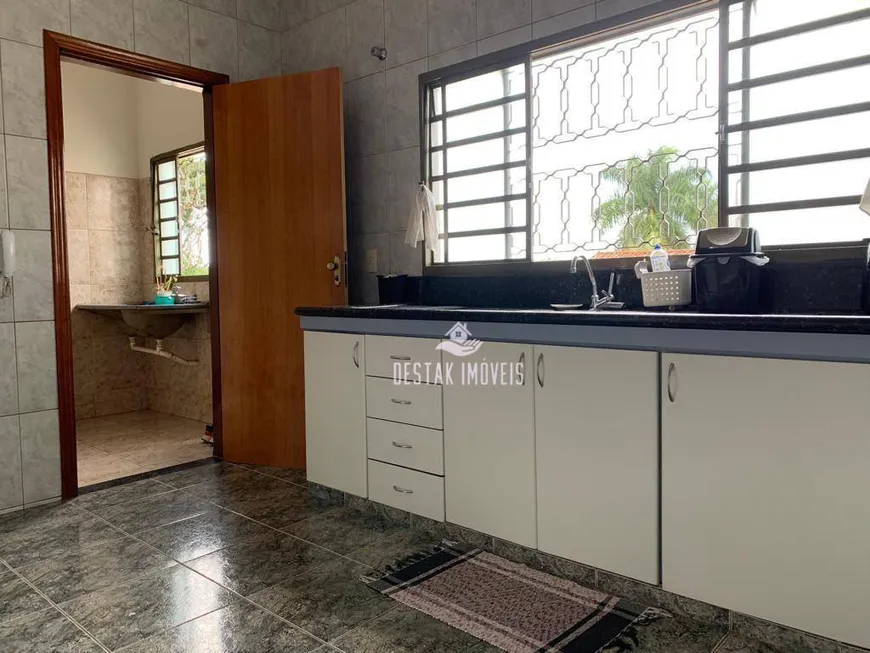 Foto 1 de Casa com 4 Quartos à venda, 200m² em Cidade Jardim, Uberlândia