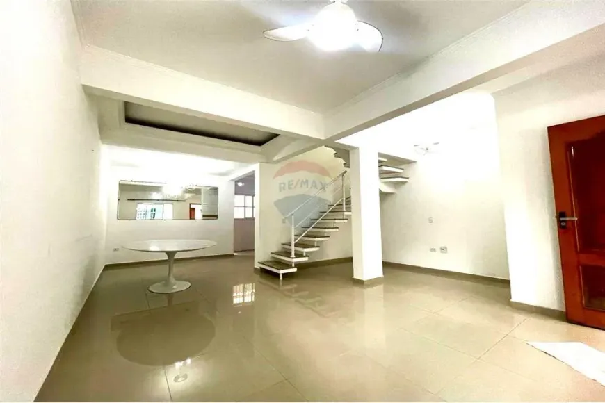 Foto 1 de Casa de Condomínio com 3 Quartos à venda, 129m² em Tombo, Guarujá