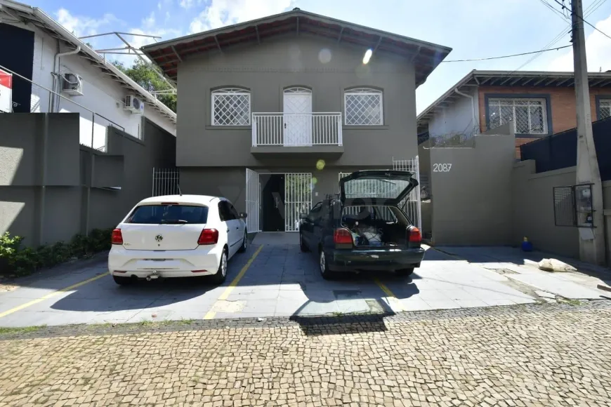 Foto 1 de Sobrado com 1 Quarto para alugar, 196m² em Cambuí, Campinas